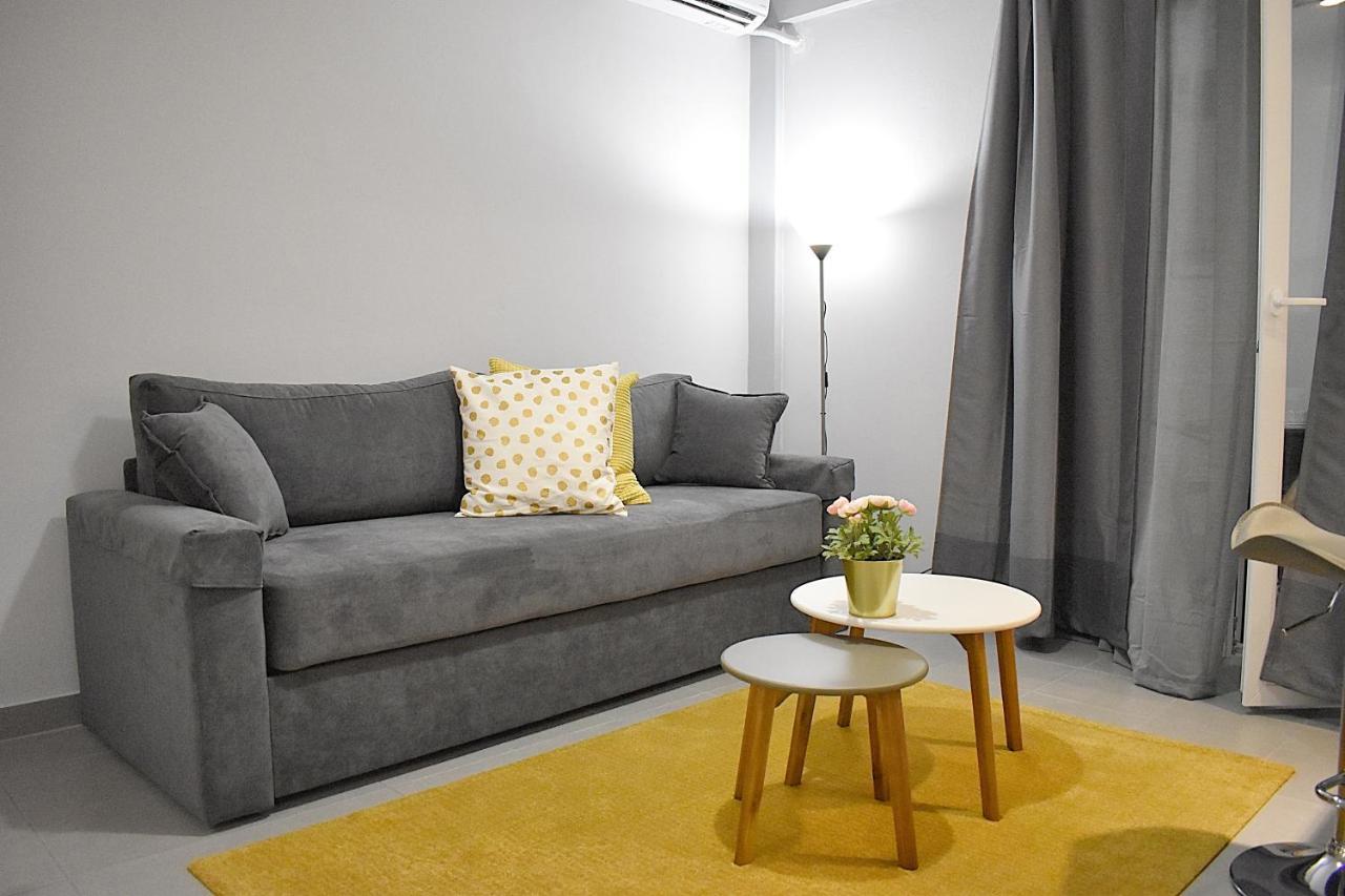 Check Point - Acropolis Apartment